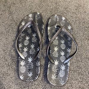 Capelli New York summer flip flops-silver and gray pineapples- women’s size 7